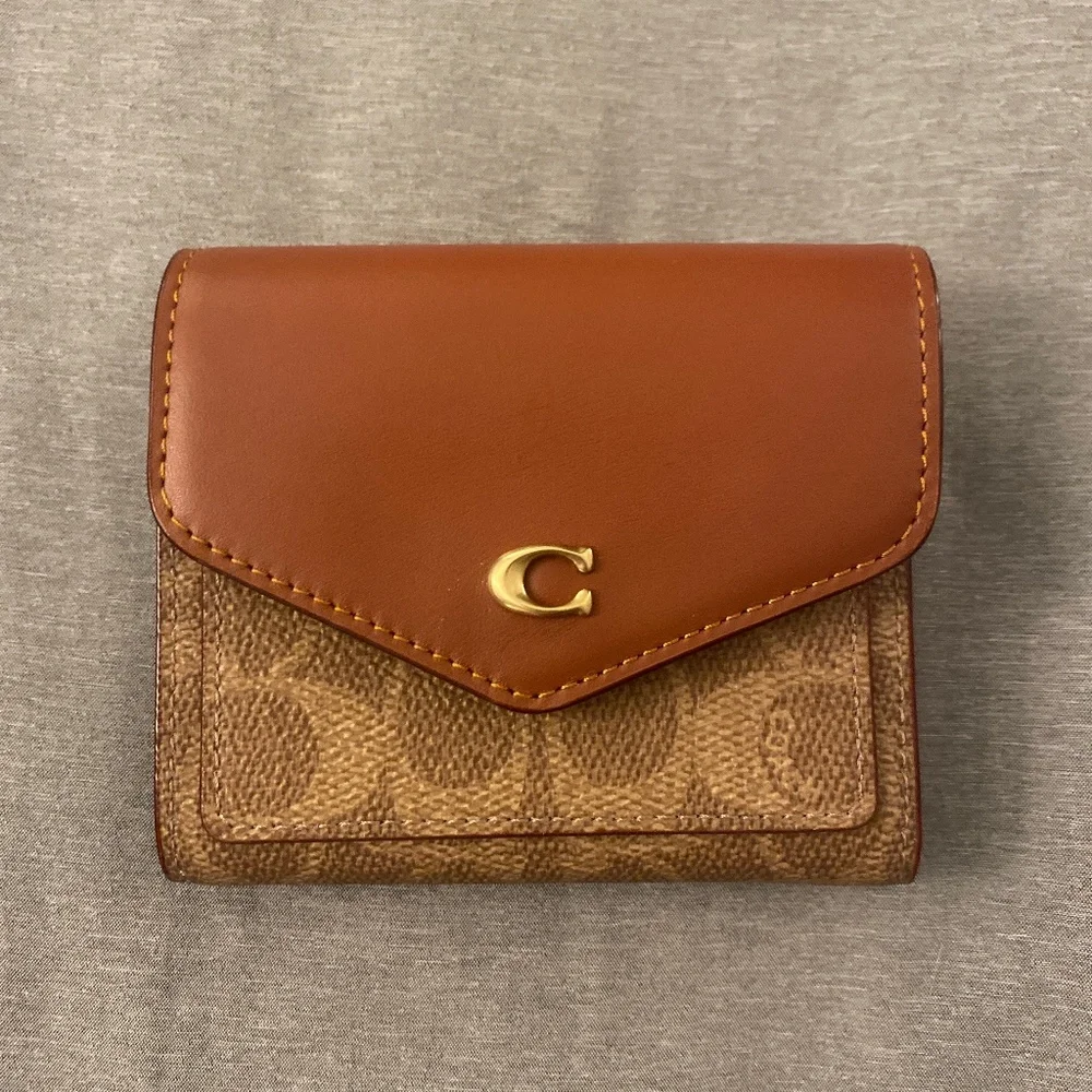 Wallet - Picture 1 of 5
